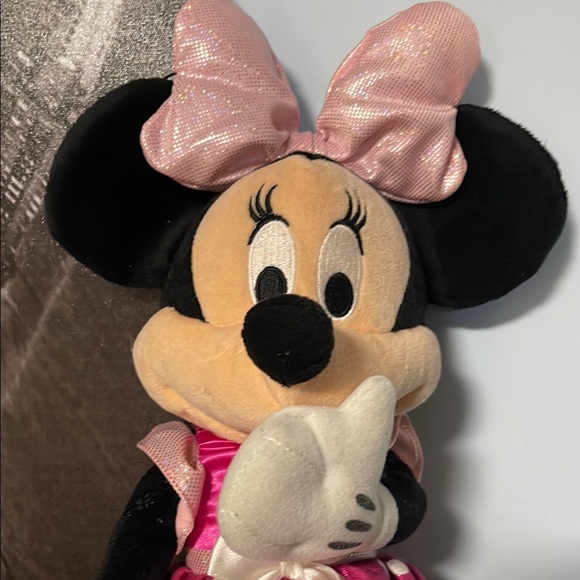 Disney Minnie Mouse Plush Talking Light up Toy - Pink - Picture 3 of 8